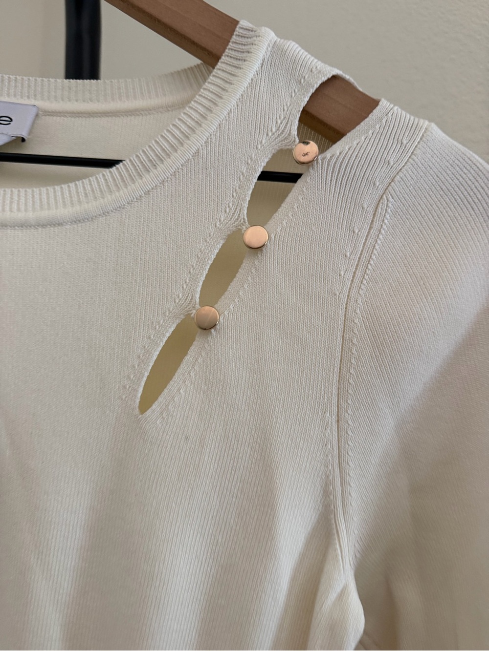 Cream One-Shoulder Long-Sleeve Pleated Dress - Picture 3 of 5